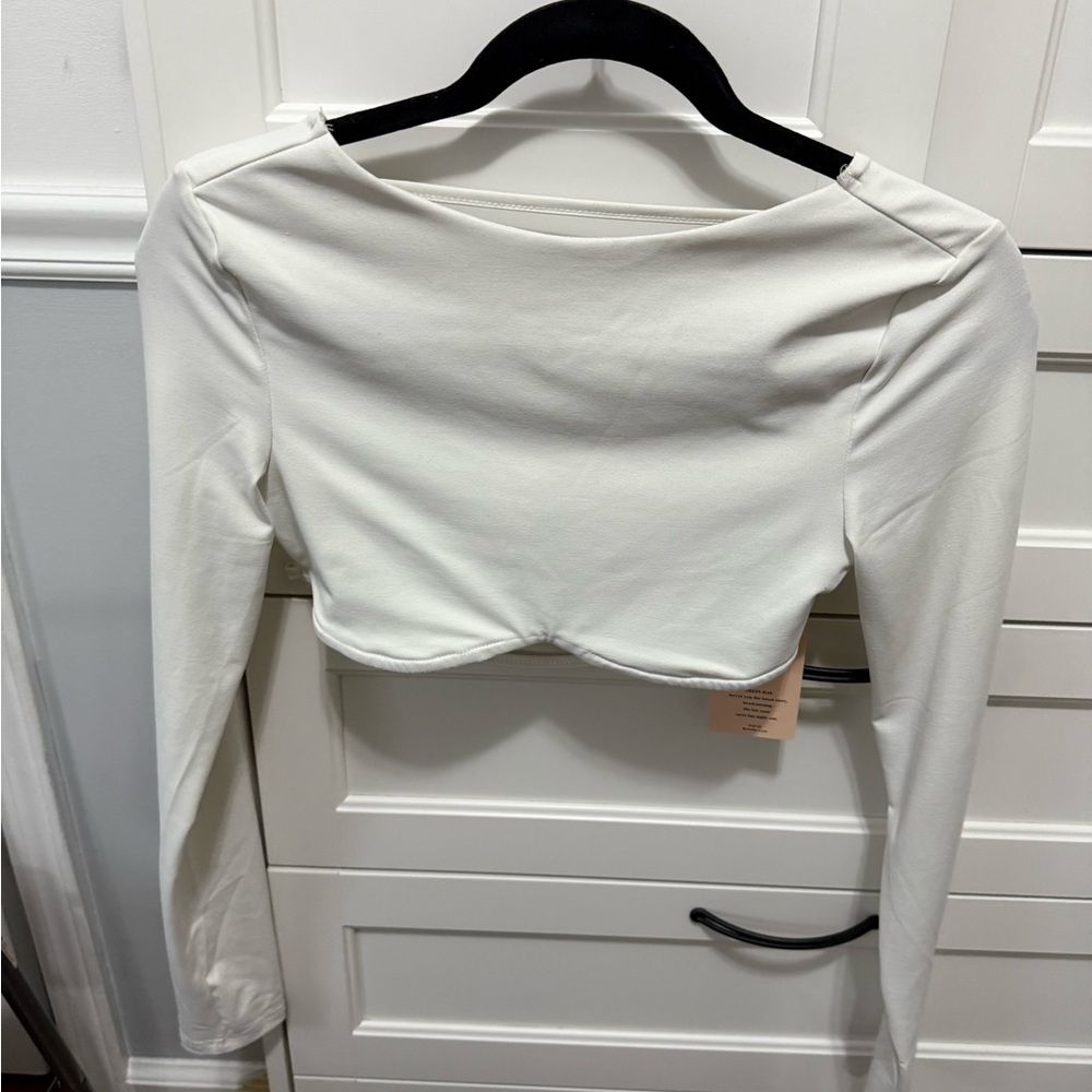 Elegant White Long Sleeve Crop Top